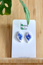 Load image into Gallery viewer, Blue Flower Stud Earrings
