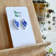 Load image into Gallery viewer, Blue Flower Stud Earrings