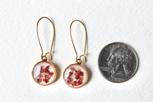 Load image into Gallery viewer, Gold Circle Earrings With Pink Flowers